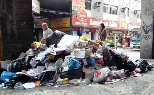 Centro_de_Caxias_Lixo_Manoel_Telles_albertoellobo_DSCF6805_copy