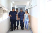 1 LICEU A deputada esteve acompanha dos secretários Mehri Daychoum e André Rocha e o vereador Matheus durante a visita à unidade escolar