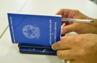 Desemprego fica em 116 em dezembro com 122 carteira de trabalho2 Marcello Casal Agência Brasil