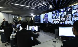 Em sessão virtual inédita Jane de Araújo Agência Brasil