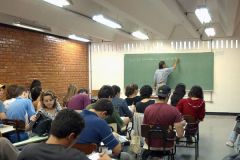 Uma em cada 3 disciplinas é dada por sala de aula 0 Arquivo Agência Brasil