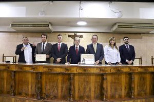 Vereador Nivan Almeida entrega Títulos Homenageados ArtVídeo