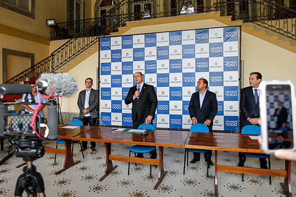 Prefeituras de Maricá e Niterói repassam verba para São Gonçalo Rogério Santana RJ2