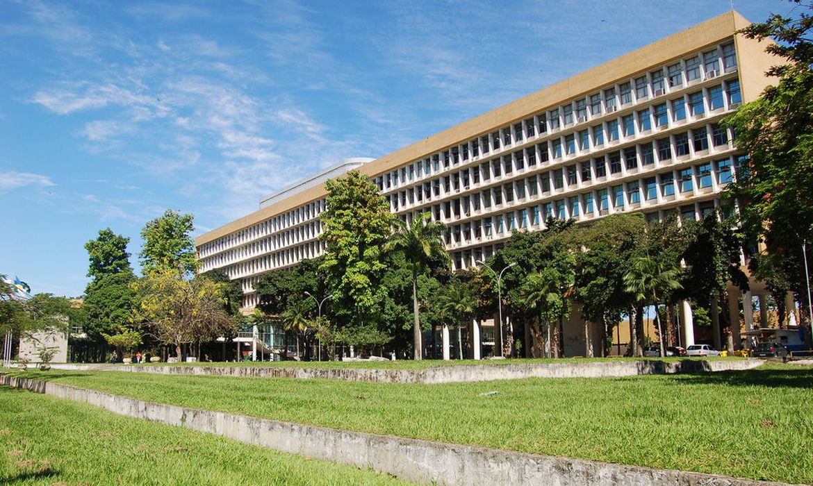 UFRJ recomenda lockdown no Rio para conter covid 19_Reprodução