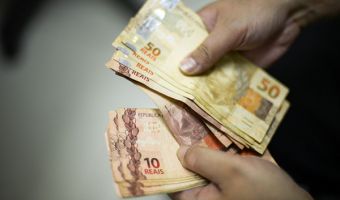 Bolsonaro prorroga alíquota zero de IOF sobre crédito Marcello Casal Jr Agencia Brasil