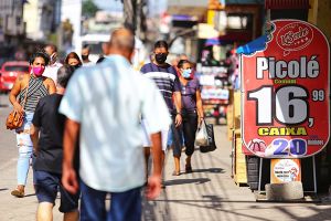 Prefeitura flexibiliza funcionamento do comércio e de outras atividades até 21 de junho 4 FLEXIBILIZAÇÃO COMÉRCIO 16062017 Rafael Barreto PMBR