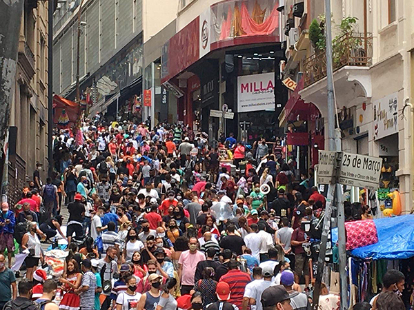 Brasil bate recorde com quase 2 mil mortes por covid-19 em 24 horas