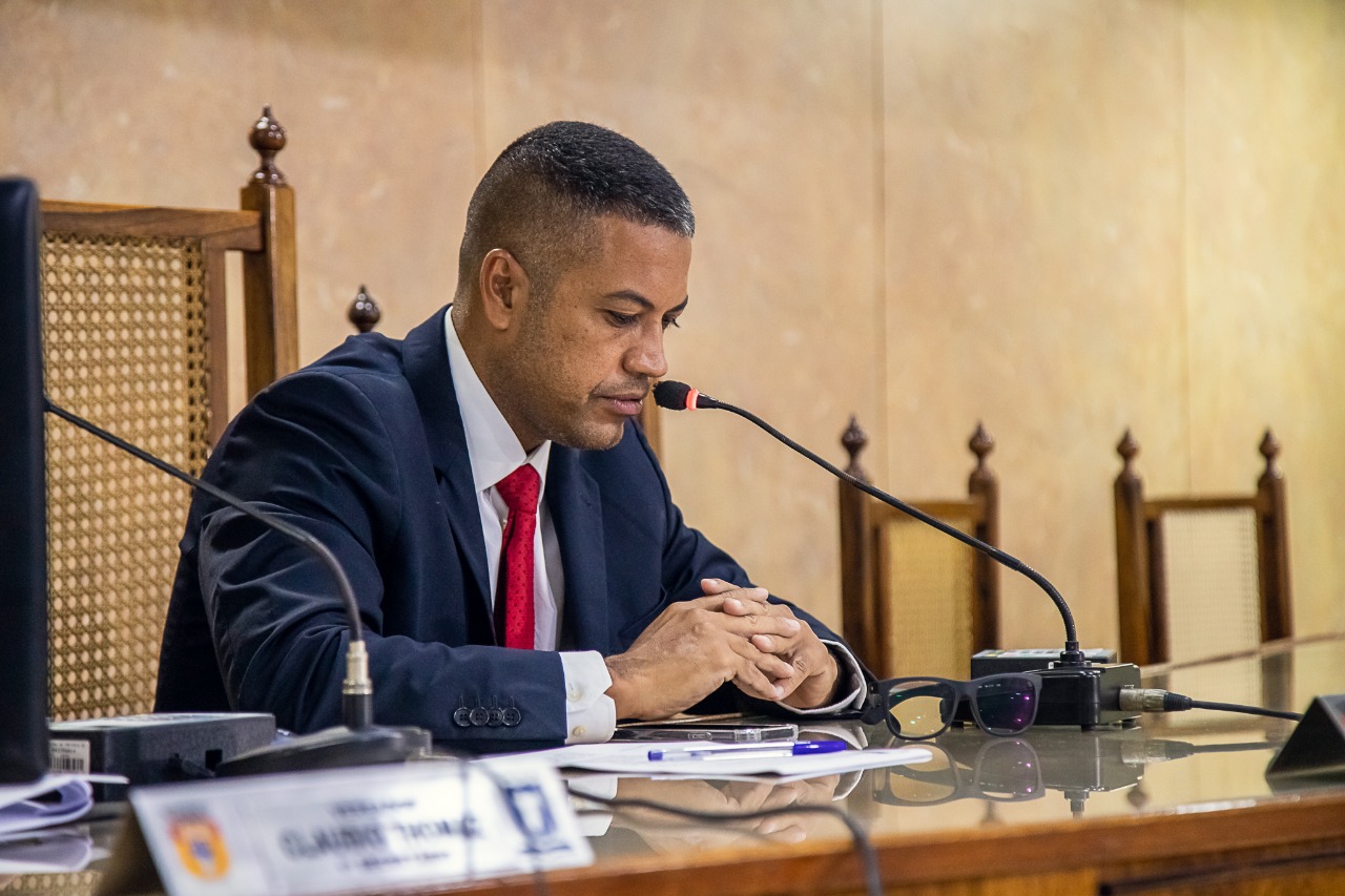 Foto: Banco de Imagens Celso do Alba passa credibilidade e confiança à frente da Câmara de Caxias