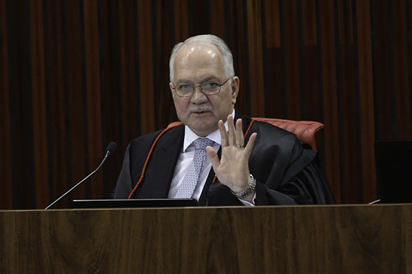 Foto: Banco de Imagens Fachin anula condenações de Lula na Lava Jato