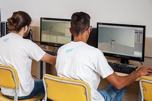 Foto: Banco de Imagens Programa Emprega Mais abre 500 vagas em cursos gratuitos da Firjan SENAI para industriários