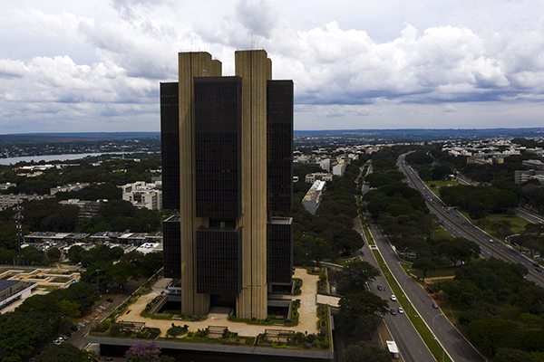 Copom eleva juros básicos da economia para 6,25% ao ano
