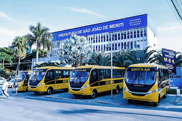 Meriti recebe novos ônibus escolares e aumenta sua frota