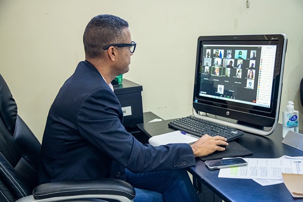 Parlamento Duquecaxiense expõe propostas para a população