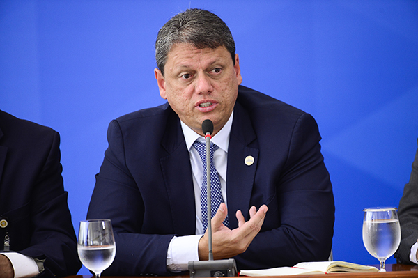 Ministro defende atual modelo de concessões na infraestrutura