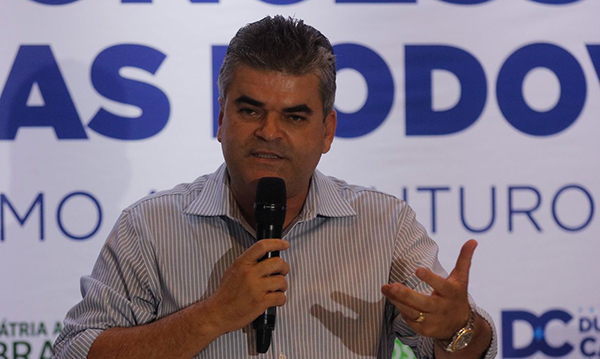 Prefeito de Duque de Caxias segue internado após confirmação de covid-19