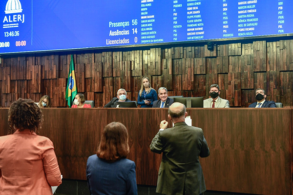 Alerj aprova recomposição salarial e reajuste anual para servidores públicos