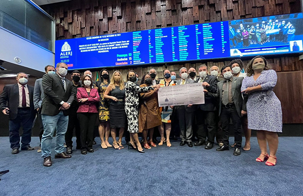 Foto: Banco de Imagens Alerj entrega cheque de R$ 20 milhões para Assistência Social da capital