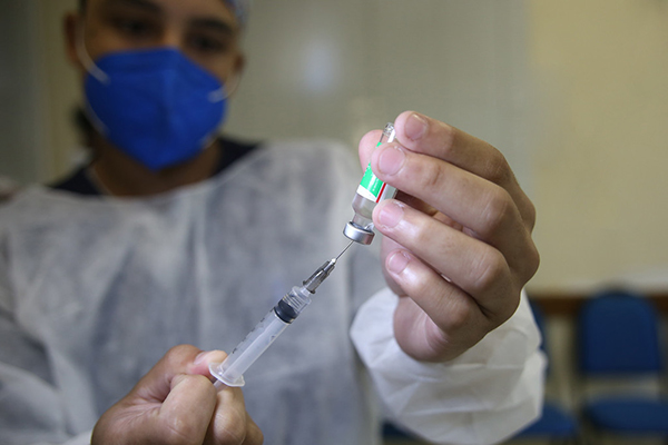 Foto: Banco de Imagens Não vacinados são maioria entre os internados por Covid-19