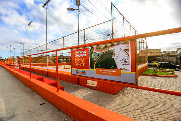 Prefeitura inaugura praça com 420 metros de extensão no bairro Areia Branca