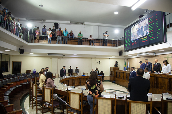 Foto: Banco de Imagens Vereadores de Caxias cobram ações da empresa águas do rio e da secretaria de educação