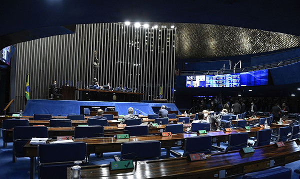 Senado aprova medida provisória que cria o Auxílio Brasil