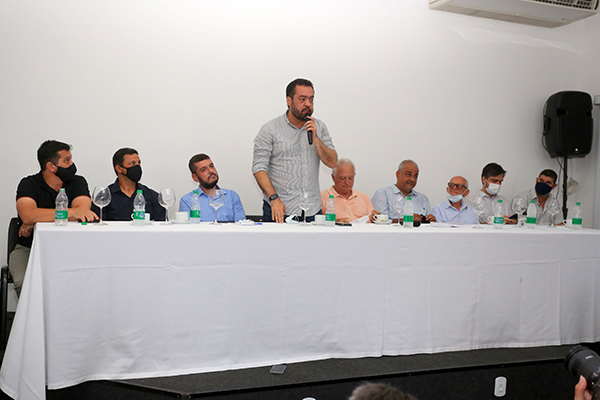 Governador anuncia mais investimentos para cidades do interior atingidas pelas chuvas