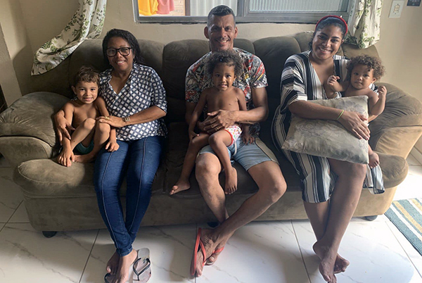 Água tratada nas torneiras é a nova realidade da Vila Urussai, em Duque de Caxias