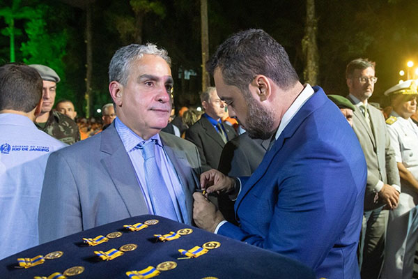 Foto: Banco de Imagens Presidente da Alerj é homenageado com a Medalha Mérito da Defesa Civil