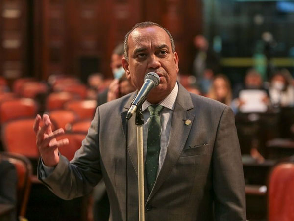 Tribunal Superior Eleitoral nega recurso contra Max Lemos, que segue no mandato