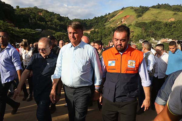 Foto: Banco de Imagens Governador volta às áreas atingidas por temporal em Angra dos Reis, acompanhado do presidente da República