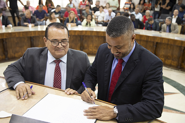 Foto: Banco de Imagens Wilson Miguel é empossado prefeito de Duque de Caxias
