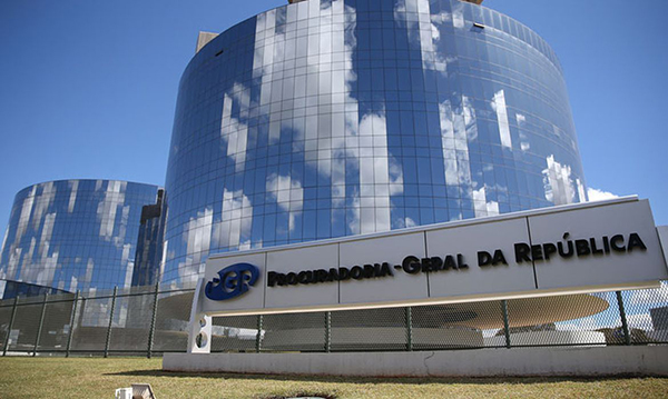Foto: Banco de Imagens Presidente entra com ação na PGR contra ministro do Supremo