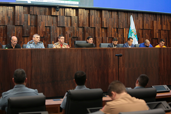 Deputados discutem reintegração de agentes excluídos de órgãos de segurança pública