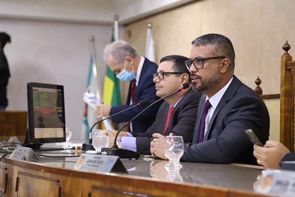 Vereadores propõem ações ao Executivo em diversos bairros