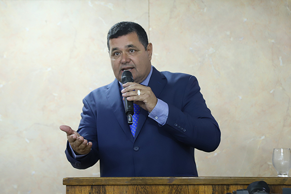 Câmara cobra fiscalização de empresa responsável por limpeza urbana