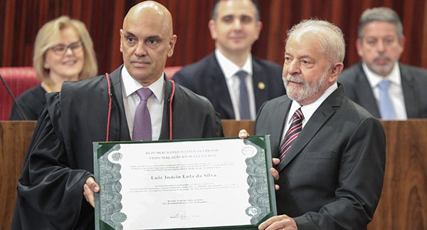 Foto: Banco de Imagens TSE entrega diplomas de presidente e vice-presidente da República a Lula e Alckmin