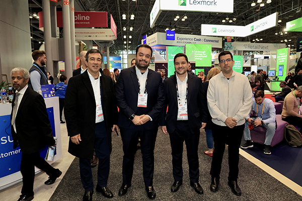 Cláudio Castro participa da maior feira de varejo do mundo