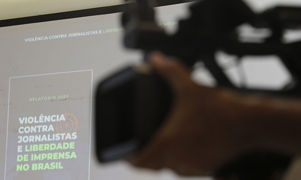 Foto: Banco de Imagens Fenaj: Brasil registra uma agressão a jornalista por dia em 2022