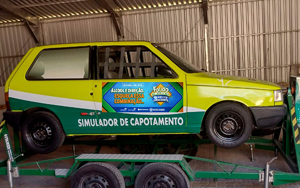 Foto: Banco de Imagens Detran.RJ leva para a Sapucaí carro simulador de capotamento