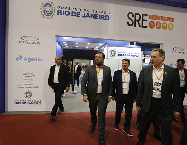 Cláudio Castro participa da abertura da SRE Trade Show, o maior evento do varejo alimentício