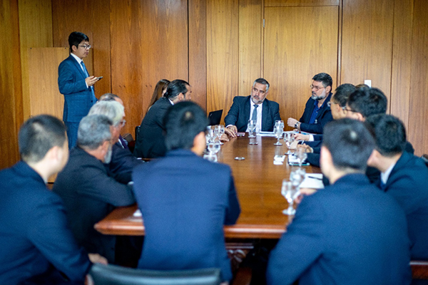 Foto: Banco de Imagens Paulo Pimenta recebe empresários para impulsionar o investimento em mobilidade