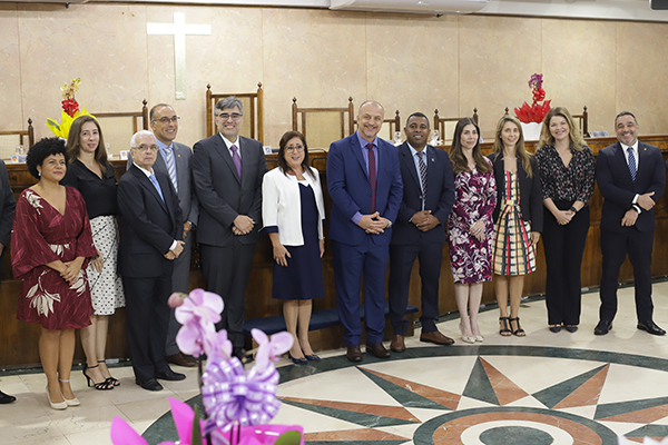 Foto: Banco de Imagens Vereador Junior Uios homenageia profissionais do Poder Judiciário