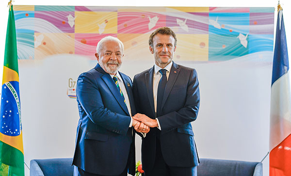 Encontro dos presidentes Lula e Macron sela retomada de relações Brasil-França