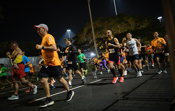 Maratona do Rio toma as ruas do Aterro do Flamengo com mais de 40 mil participantes