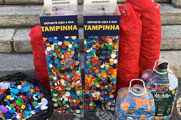 Foto: Banco de Imagens Campanha da Alerj coleta 150 kg de tampas plásticas