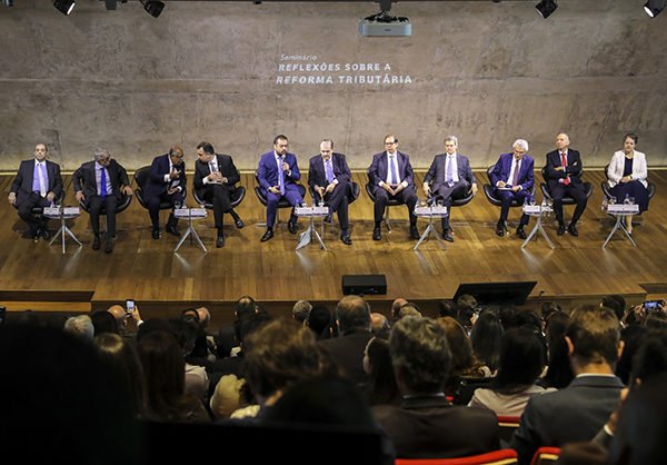 Cláudio Castro apoia reforma tributária com tributação justa e que ajude o Brasil a crescer