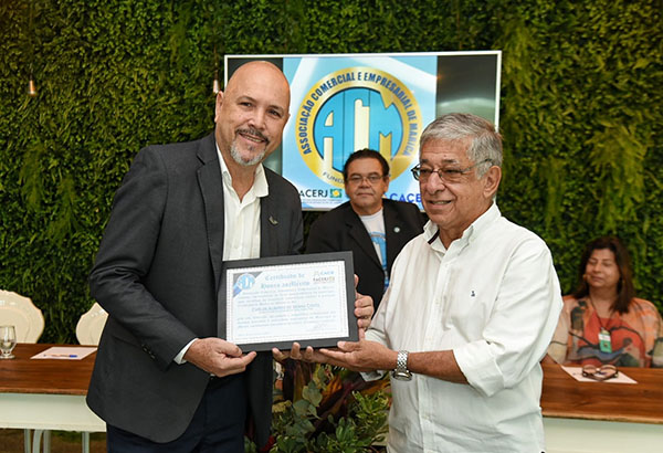 Foto: Banco de Imagens Ex-presidente do ICTIM recebe homenagem da Associação Comercial de Maricá