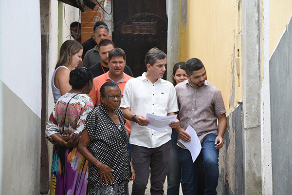Prefeitura entrega imóveis reformados em Araçatiba e Itaipuaçu