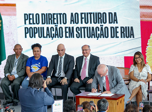 Foto: Banco de Imagens Governo destina R$ 1 bilhão para ações à população em situação de rua