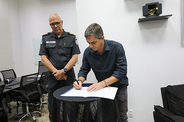 Foto: Banco de Imagens Maricá assina termo de cooperação para o programa “190 Integrado”